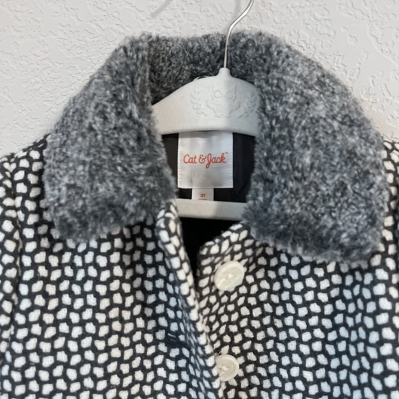 Cat and Jack Girls Fur Gray Coat - Picture 4 of 5